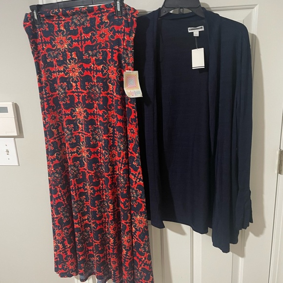 LuLaRoe nwt L Red and navy  Floral Maxi Skirt and nwt navy lg cardigan - Picture 1 of 1